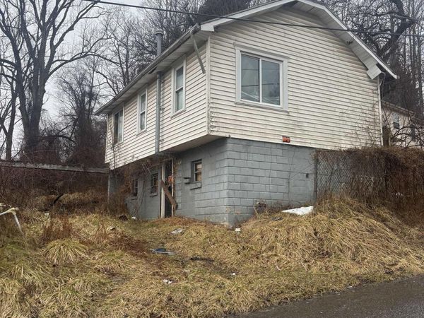 104 Howard Street, Fairmont, WV 26554