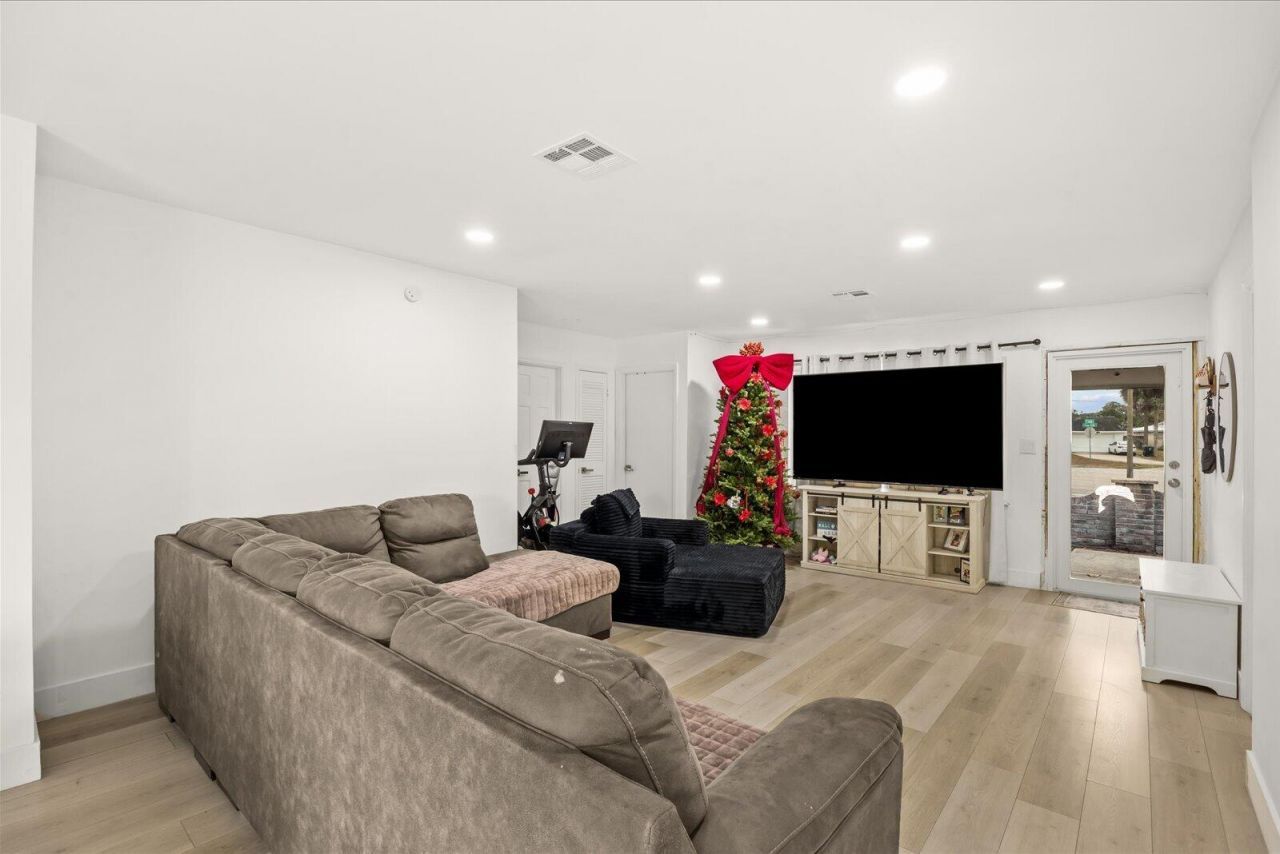 301 NW Prima Vista Boulevard, Port Saint Lucie, FL 34983 Photo