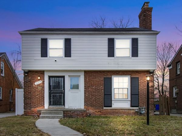 15276 Young Street, Detroit, MI 48205