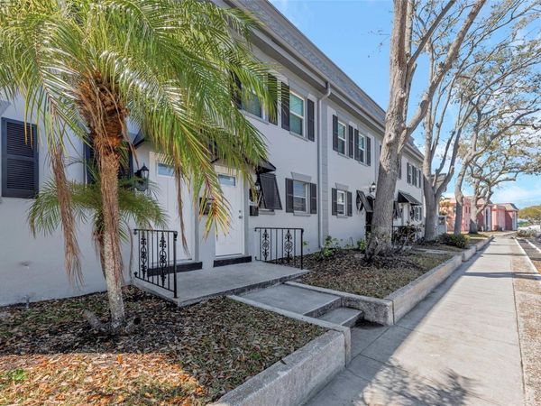 6976 SUNSET DRIVE S, Unit 6976, ST PETERSBURG, FL 33707