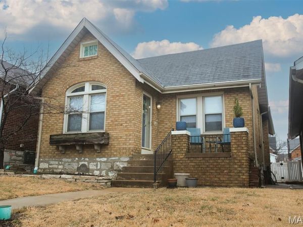 5452 Pernod Avenue , St Louis, MO 63139