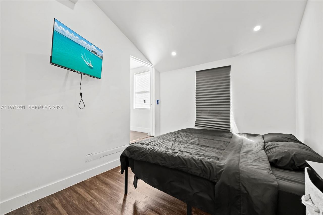 919 NW 66th St, Miami, FL 33150 Photo