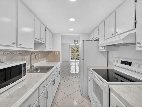 3141 NW 47th Ter , Unit 335, Lauderdale Lakes, FL 33319