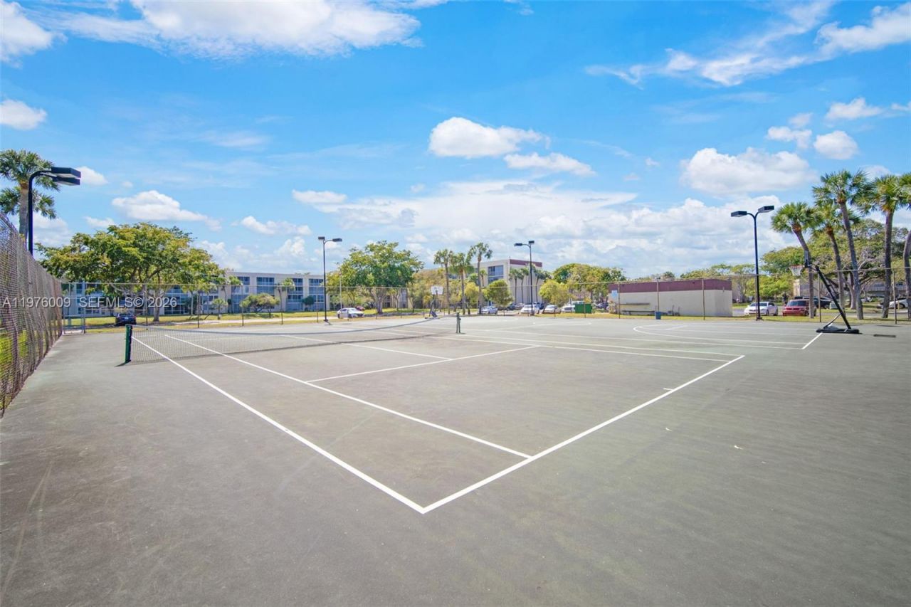 3141 NW 47th Ter, Unit 335, Lauderdale Lakes, FL 33319 Photo