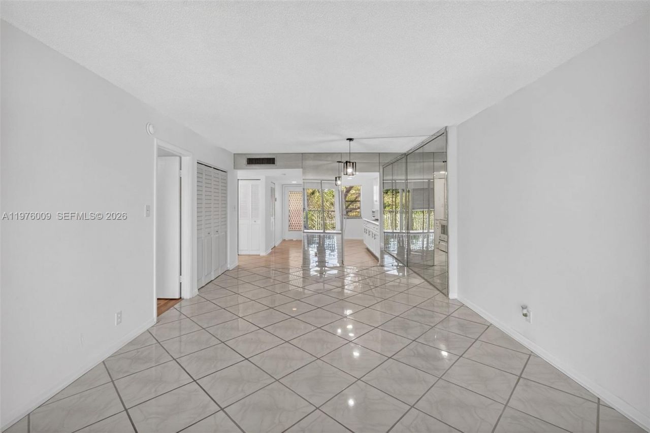 3141 NW 47th Ter, Unit 335, Lauderdale Lakes, FL 33319 Photo