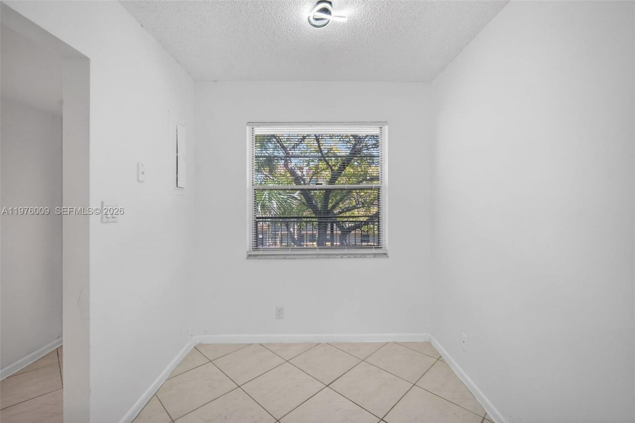 3141 NW 47th Ter, Unit 335, Lauderdale Lakes, FL 33319 Photo