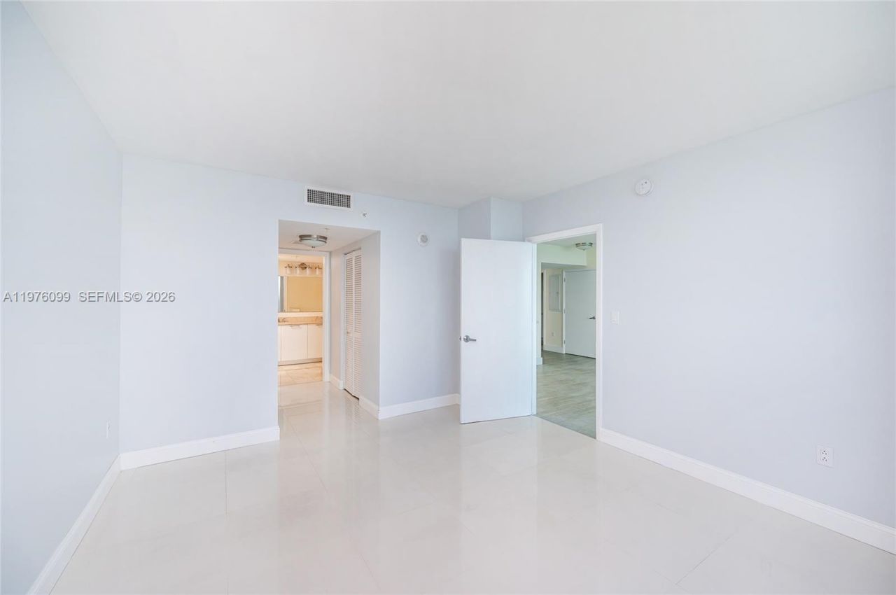 1800 N Bayshore Dr, Unit 2503, Miami, FL 33132 Photo