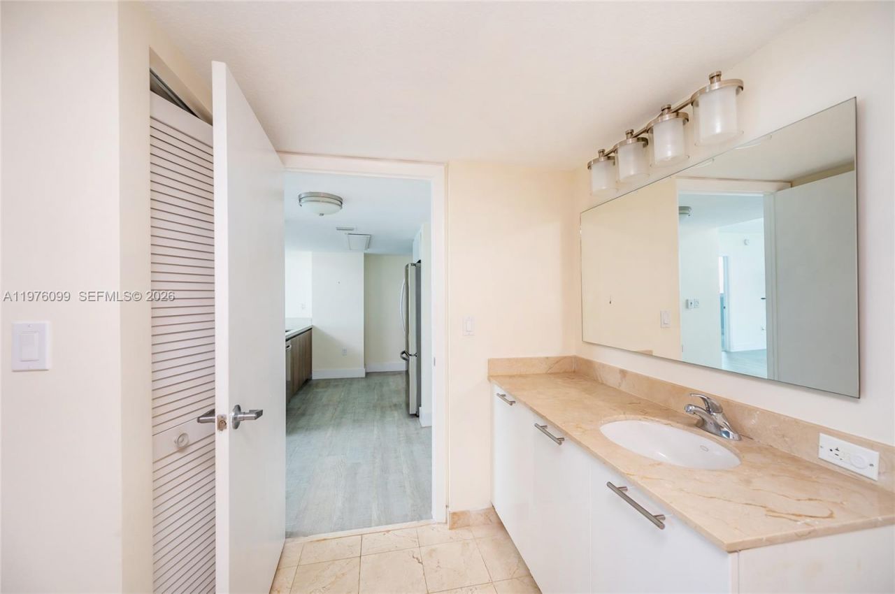 1800 N Bayshore Dr, Unit 2503, Miami, FL 33132 Photo