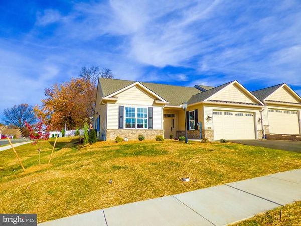 624 BLUFF STONE DR, YORK, PA 17402