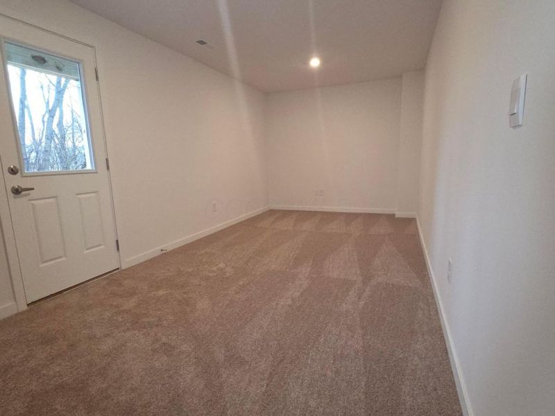 5962 Abernathy Lane, Columbus, OH 43232 Photo 9