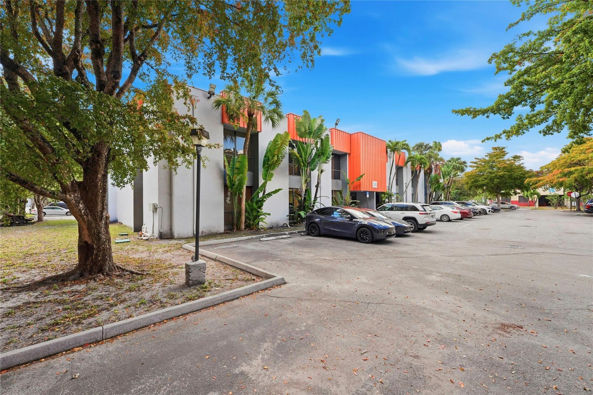 520 NW 165th Street Road, Miami, FL 33169 Photo