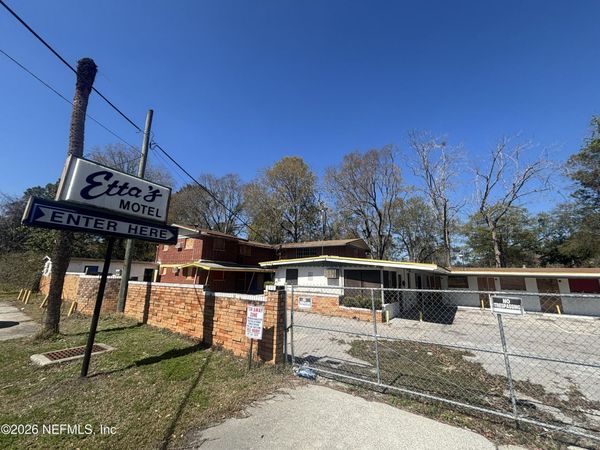 5913 MONCRIEF Road W, Jacksonville, FL 32219