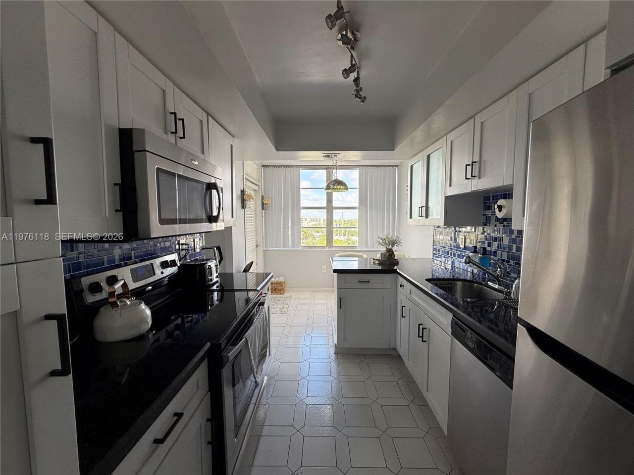 18011 Biscayne Blvd, Unit 805, Aventura, FL 33160 Photo