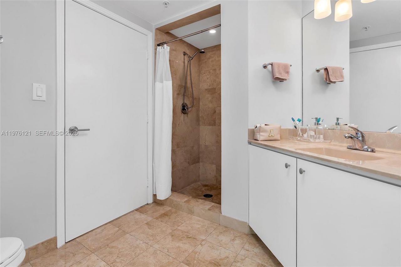 9066 SW 73rd Ct , Unit 910, Miami, FL 33156 Photo