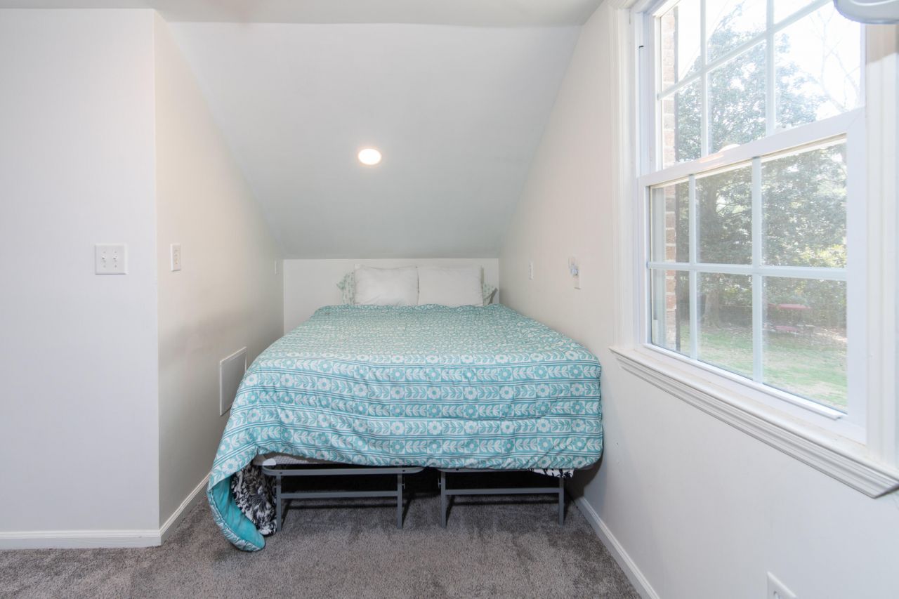 104 Race Club Road Photo 30