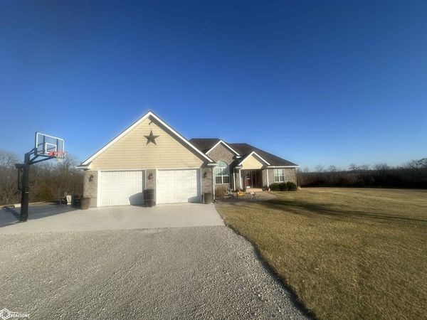 17407 200Th Avenue, Centerville, IA 52544