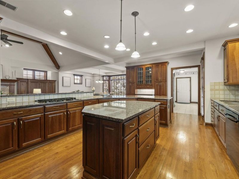 3414 Loire Lane, Columbus, OH 43221 Photo 12