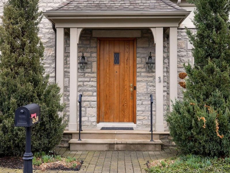 3414 Loire Lane, Columbus, OH 43221 Photo 2