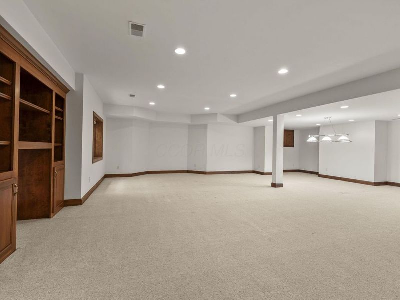 3414 Loire Lane, Columbus, OH 43221 Photo 32