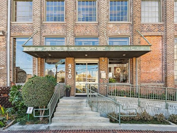 920 POEYFARRE Street, Unit 225, New Orleans, LA 70130