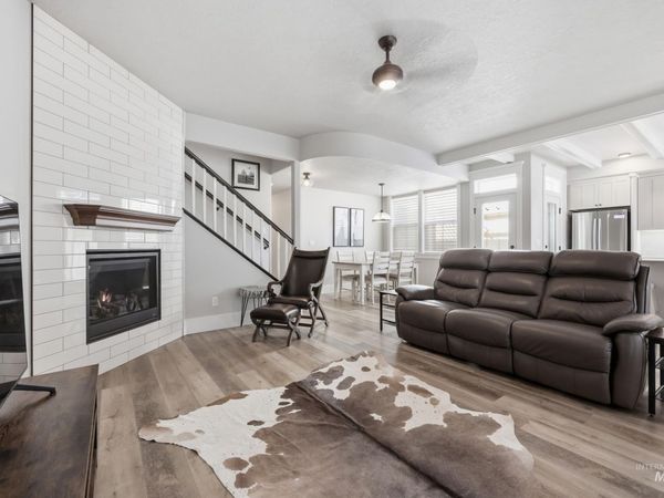 127 Mathie, Eagle, ID 83616