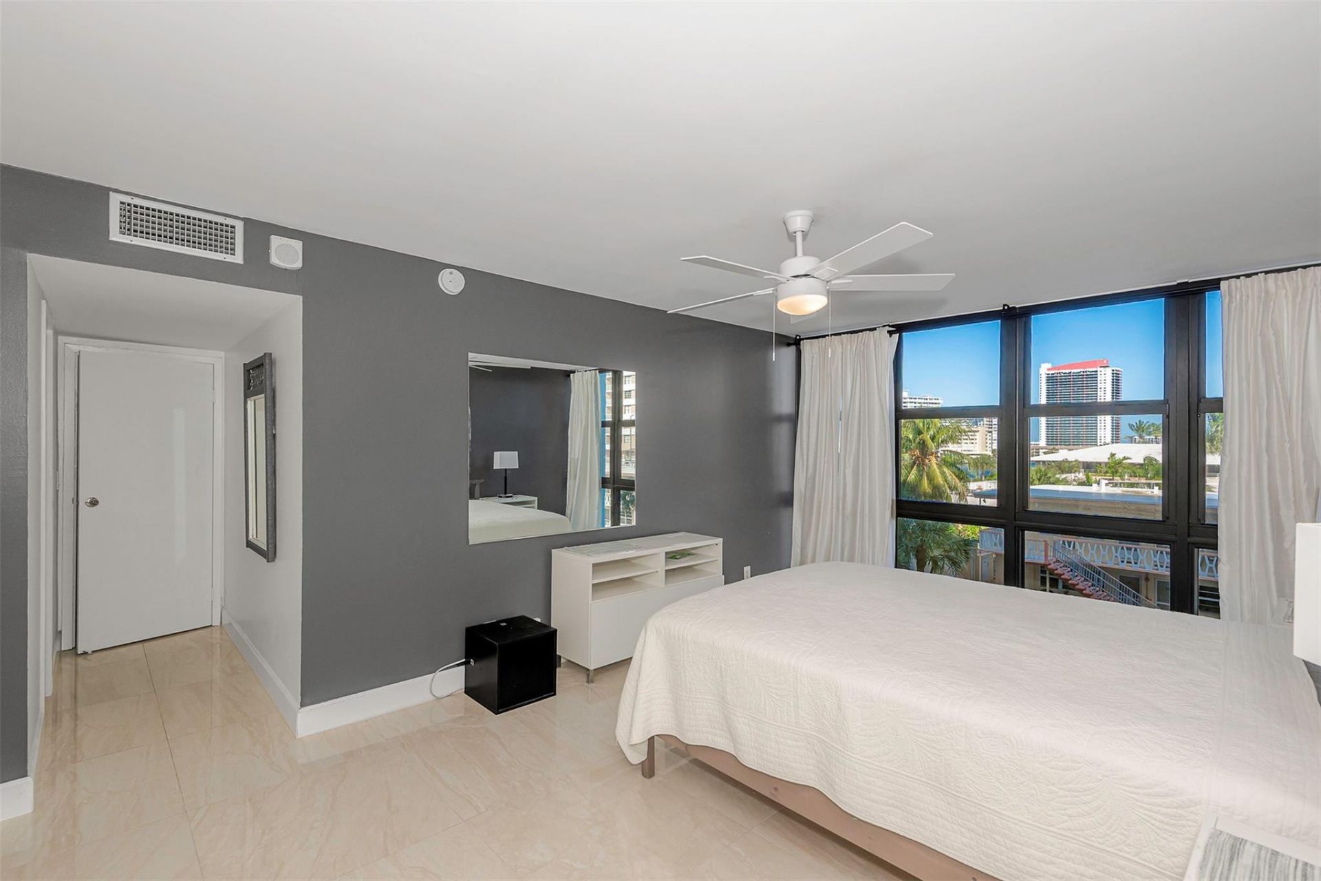 2017 S Ocean Drive, Unit 307, Hallandale Beach, FL 33009 Photo