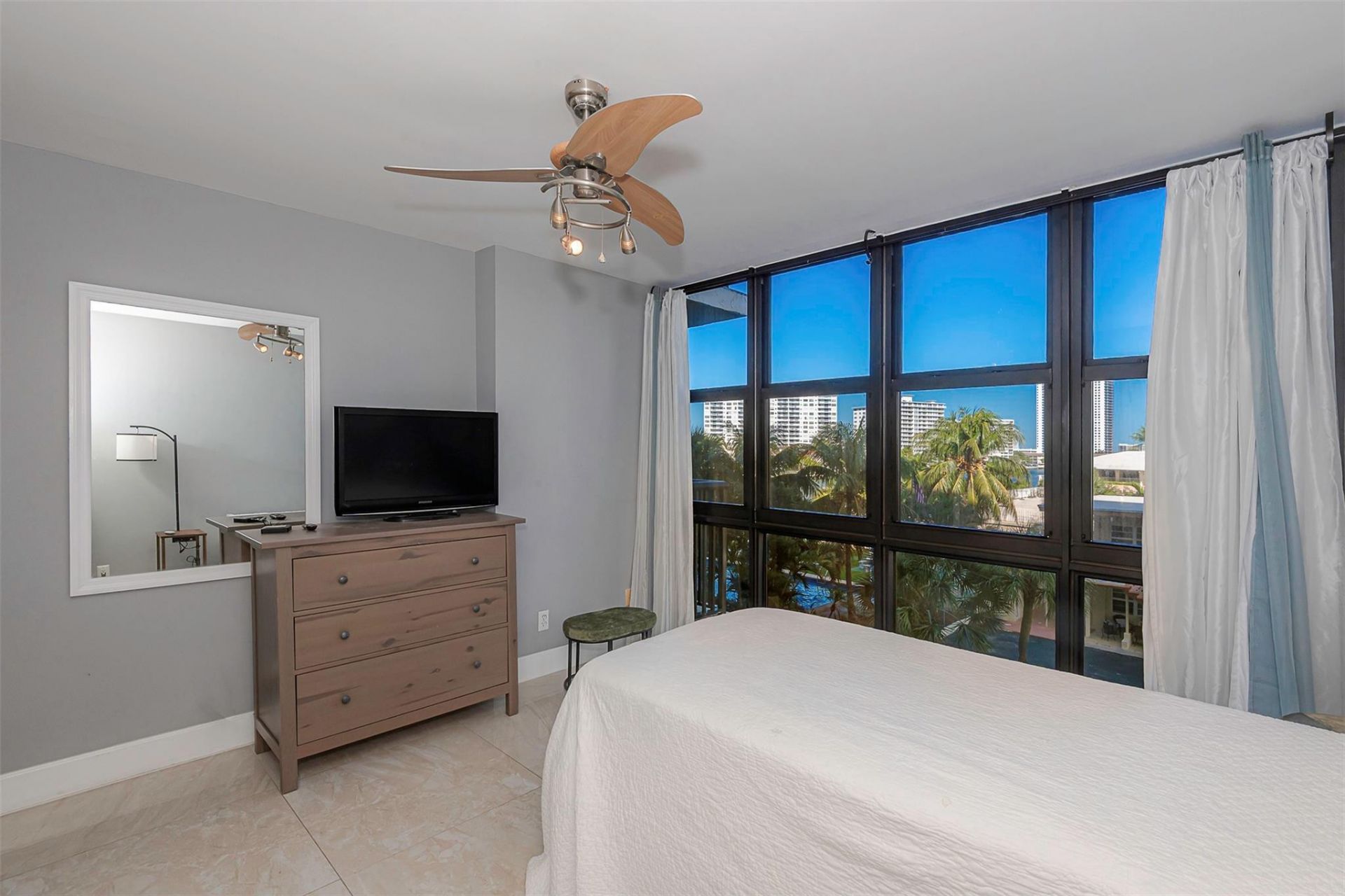 2017 S Ocean Drive, Unit 307, Hallandale Beach, FL 33009 Photo