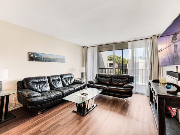 6 Royal Palm Way, Unit 303, Boca Raton, FL 33432