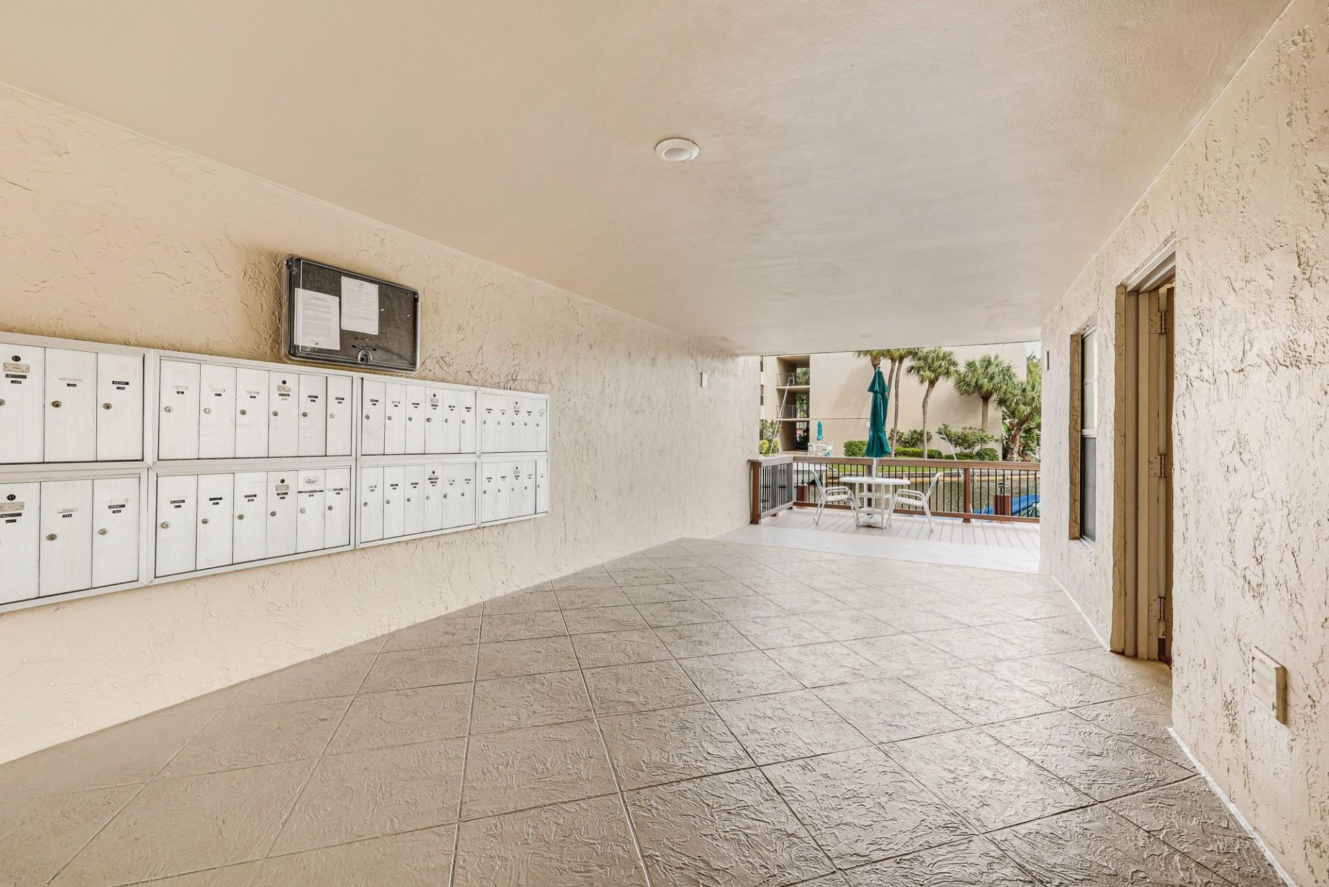 6 Royal Palm Way, Unit 303, Boca Raton, FL 33432 Photo