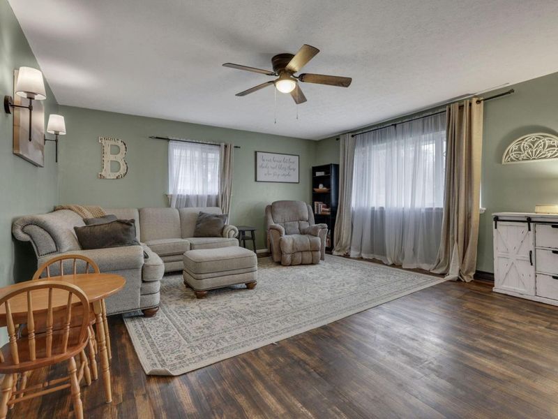 96 Thornhill Drive, Thornville, OH 43076 Photo 5