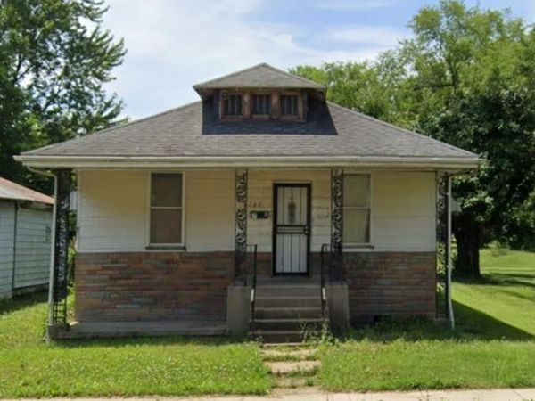 2406 Saint Louis Avenue , East St Louis, IL 62205