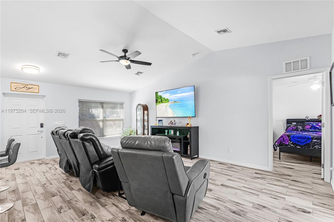 9032 Meadow Circle, La Belle, FL 33935 Photo