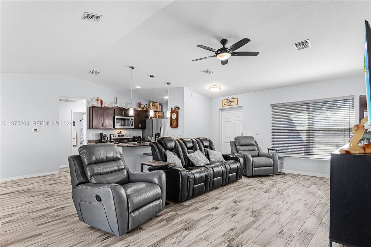 9032 Meadow Circle, La Belle, FL 33935 Photo