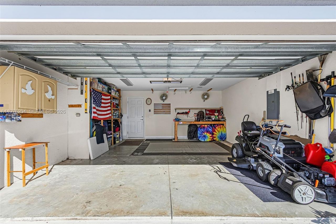 9032 Meadow Circle, La Belle, FL 33935 Photo