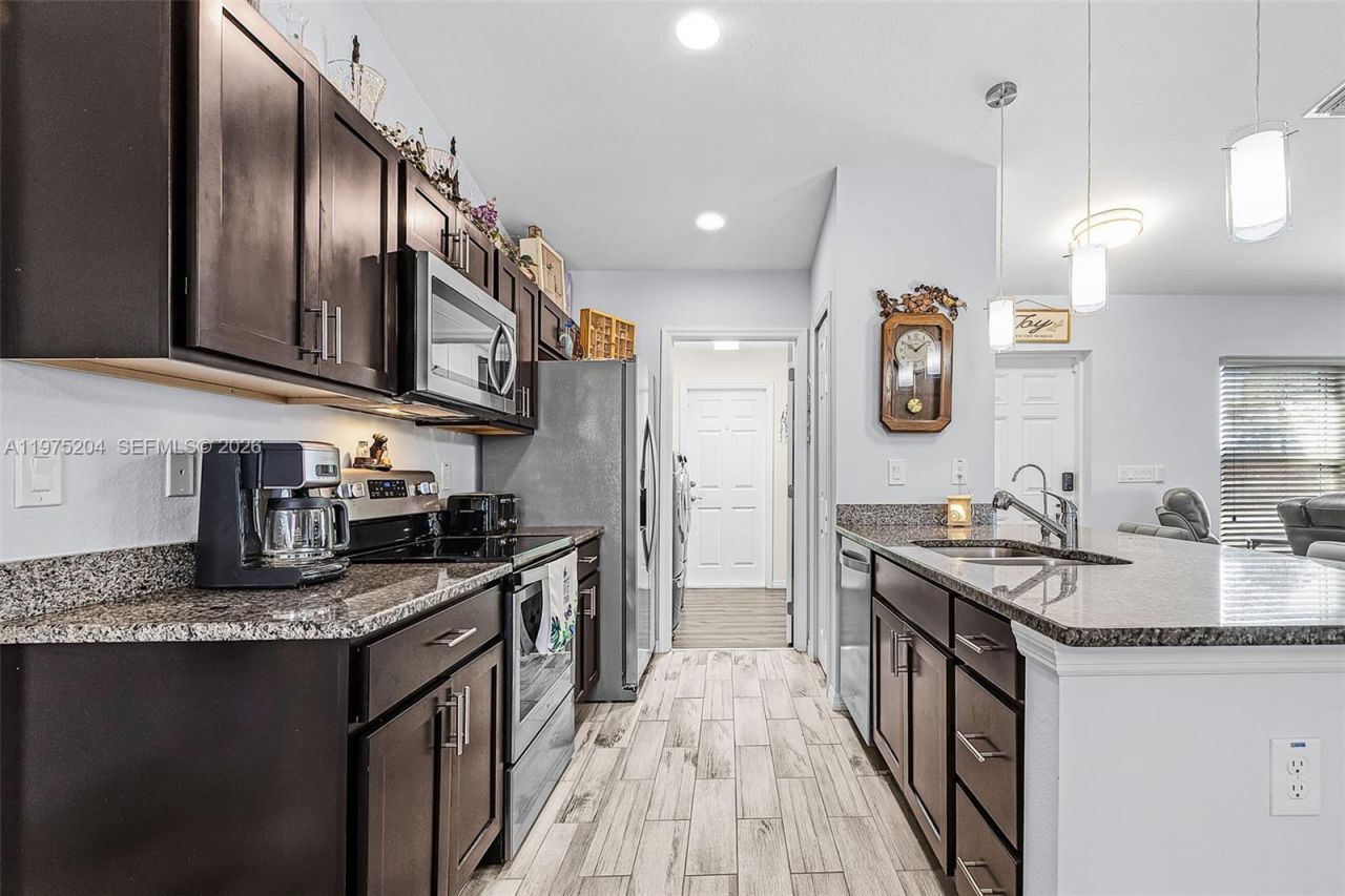 9032 Meadow Circle, La Belle, FL 33935 Photo