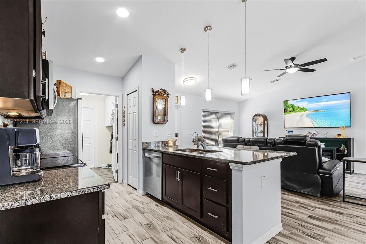 9032 Meadow Circle, La Belle, FL 33935 Photo