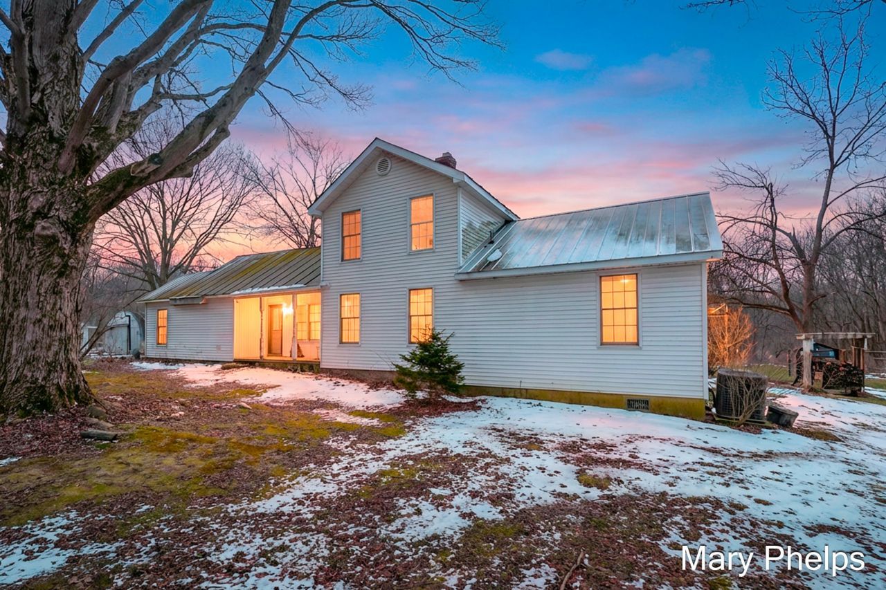 238 41st Street, Allegan, MI 49010 Main Photo