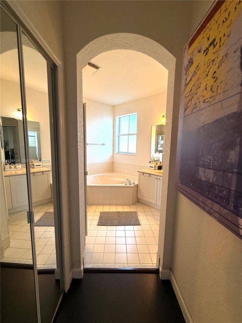 11010 NW 87th St , Doral, FL 33178 Photo