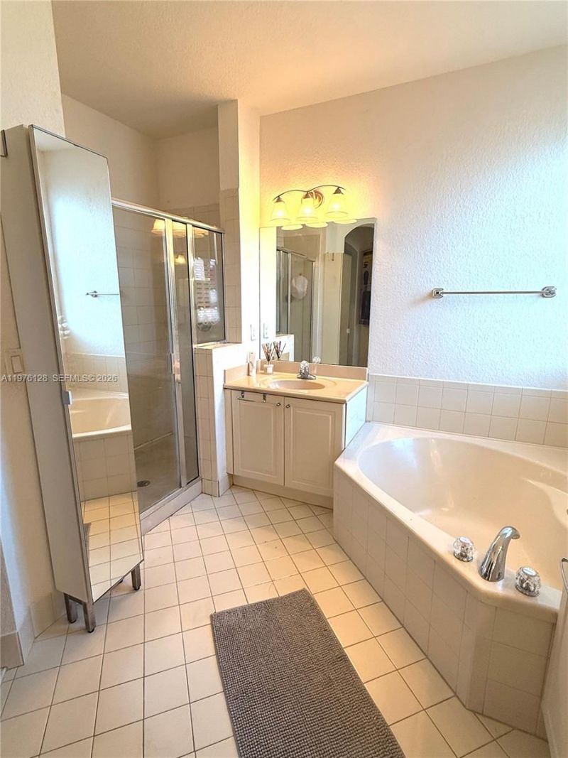 11010 NW 87th St , Doral, FL 33178 Photo