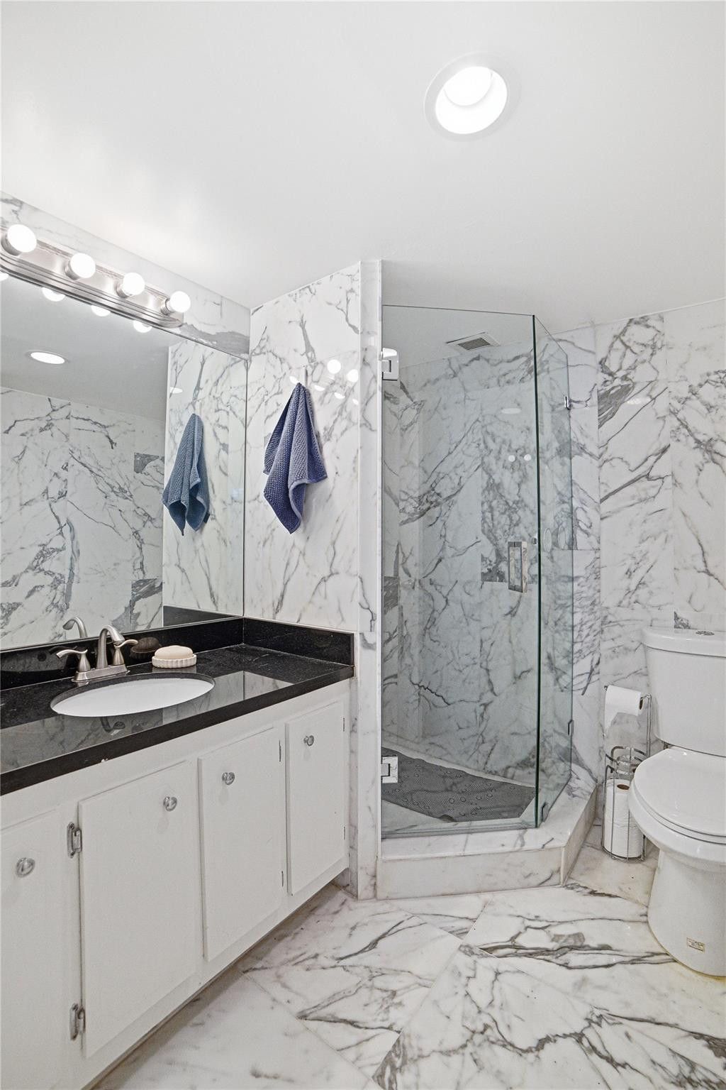 6 Royal Palm Way, Unit 211, Boca Raton, FL 33432 Photo