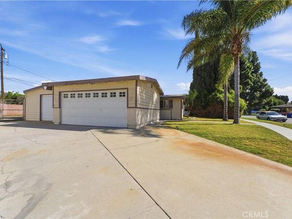 20020 Alburtis Avenue, Lakewood, CA 90715