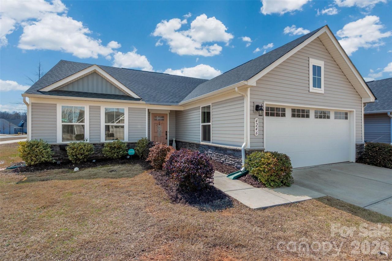 4246 Mackinnon Drive, Charlotte, NC 28214 Main Photo