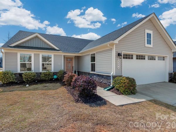 4246 Mackinnon Drive, Charlotte, NC 28214