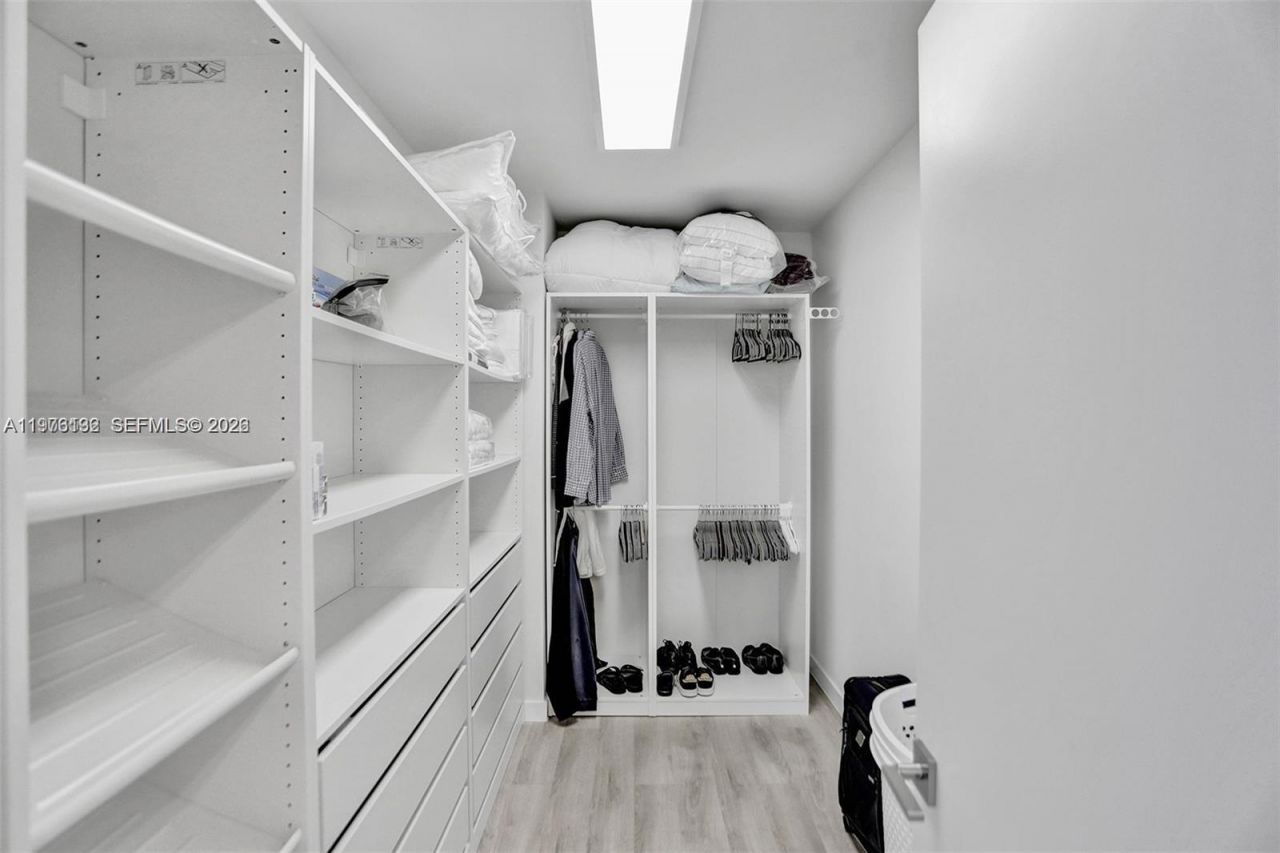 2500 Parkview Dr, Unit 1912, Hallandale Beach, FL 33009 Photo