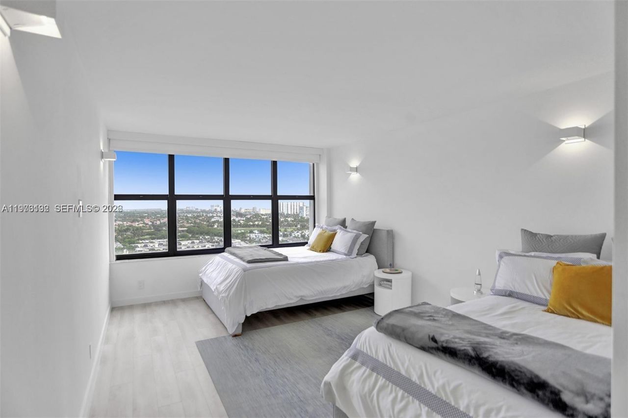 2500 Parkview Dr, Unit 1912, Hallandale Beach, FL 33009 Photo