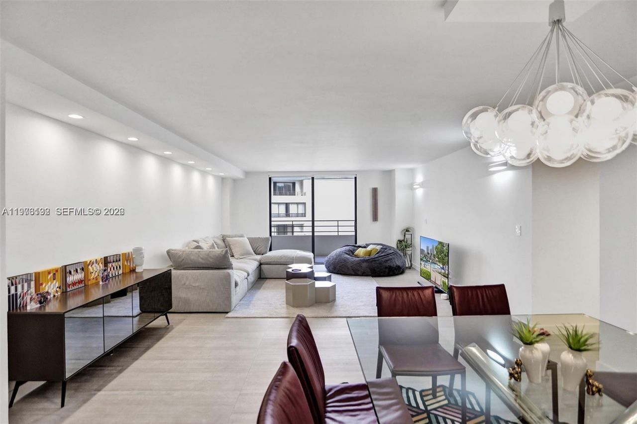 2500 Parkview Dr, Unit 1912, Hallandale Beach, FL 33009 Photo