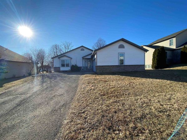 435 Waveland Avenue, ROCKFORD, IL 61102