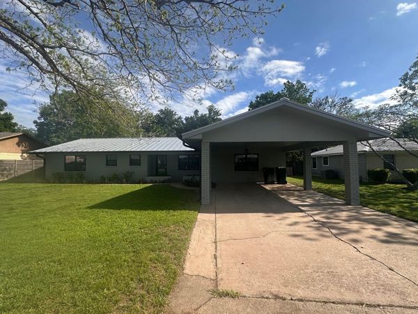 110 Jones ST, Bastrop, TX 78602