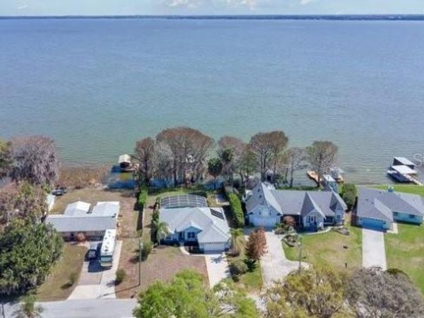 33910 LINDA LANE , LEESBURG, FL 34788