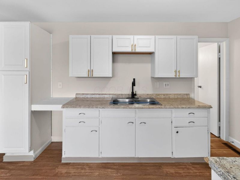 212 E Alcott Road, Columbus, OH 43207 Photo 11